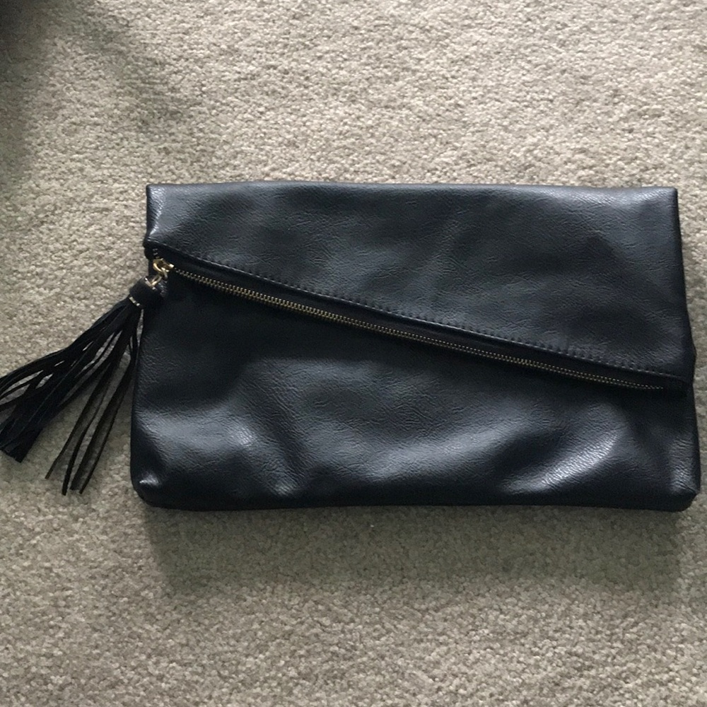 Black clutch